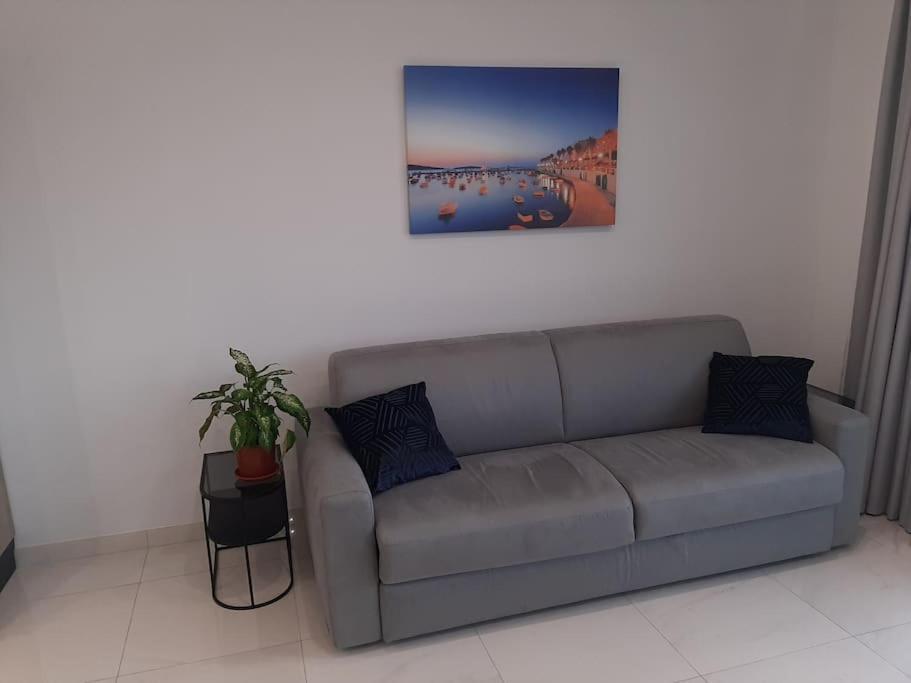 New Seafront Apartment - Spectacular Views St. Paul's Bay Exterior foto